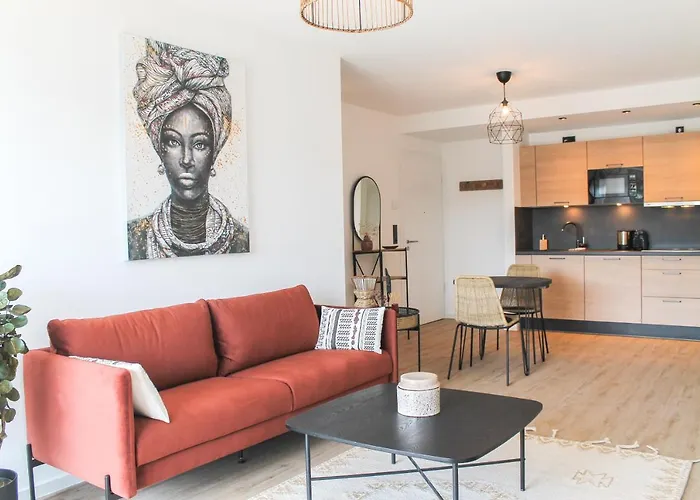 African-Style Apartment - Stadtnah, Parkplatz, E-Ladestation Fuer Auto & Fahrraeder, Gitterbox Fuer Fahrraeder, Fitnessstudio