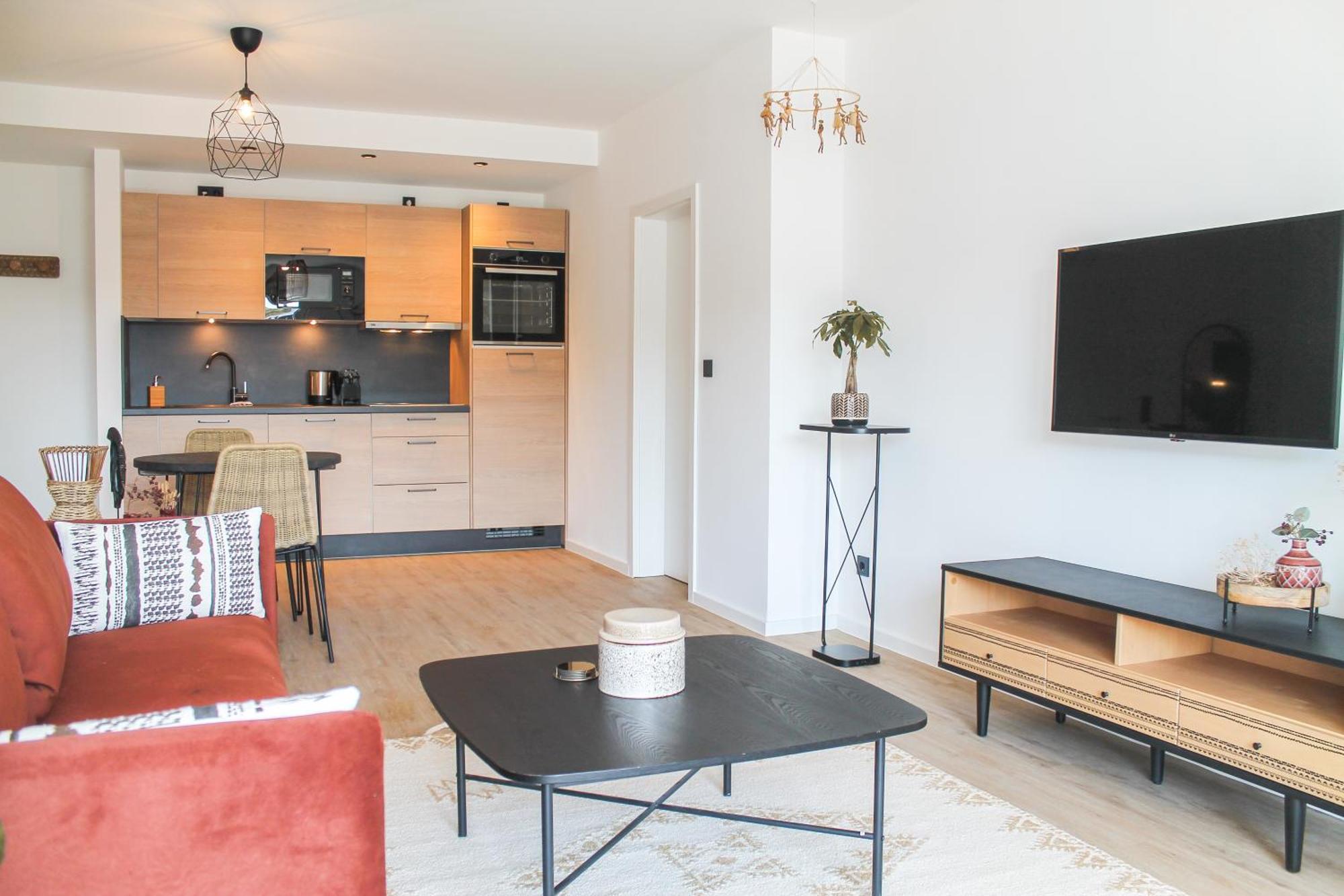 Appartement African-style - Stadtnah, Parkplatz, E-ladestation Fuer Auto & Fahrraeder, Gitterbox Fuer Fahrraeder, Fitnessstudio Coblence